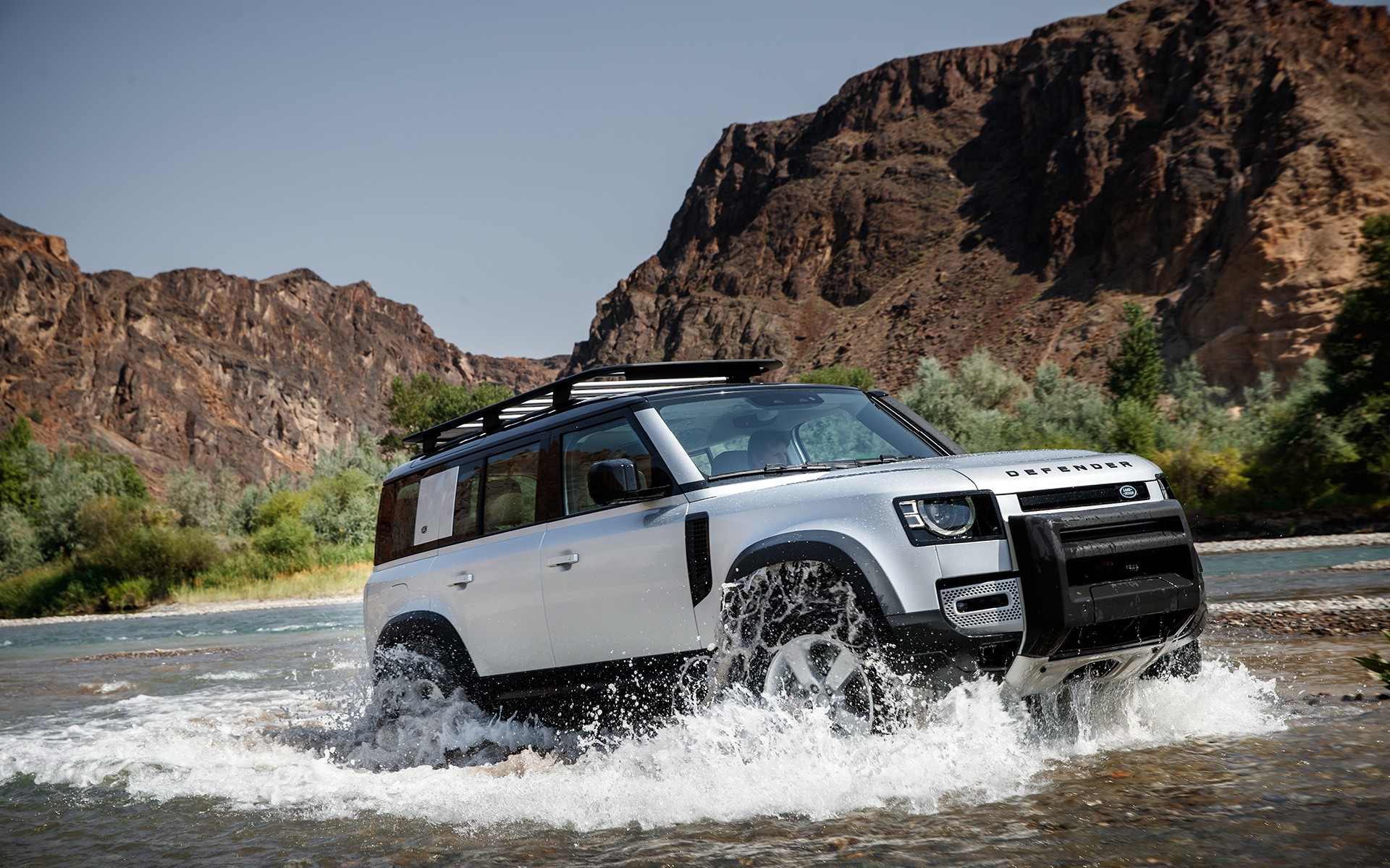 Αγορά: Land Rover Defender βενζίνη ή diesel;