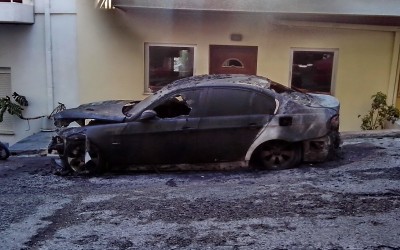 10 αυτοκίνητα κάηκαν τα ξημερώματα στην Αθήνα και άλλες περιοχές