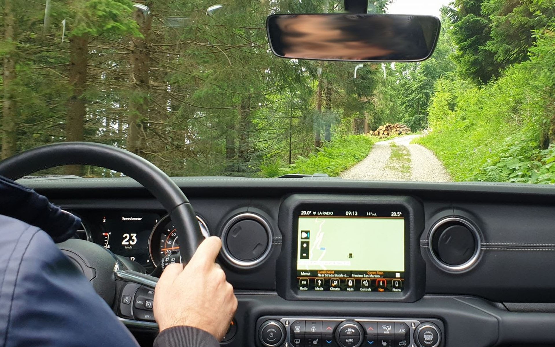 Η Ιταλία μέσα από το παράθυρο ενός Jeep (video)