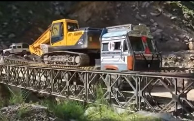 Δείτε γέφυρα να καταρρέει την ώρα που περνούσε φορτηγό [Video]