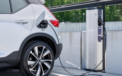 Η Volvo Cars και η Plugsurfing προσφέρουν πανευρωπαϊκή υπηρεσία φόρτισης για όλα τα ηλεκτρικά μοντέλα