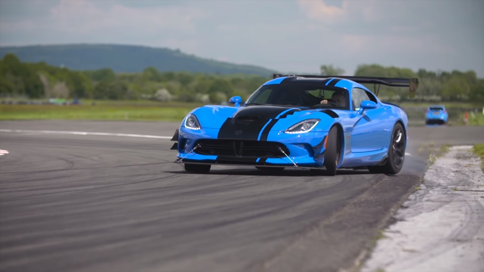 Η αφρόκρεμα των supercars του Top Gear με τον Chris Harris [Video]