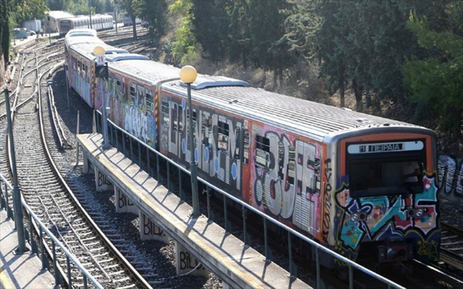 Ατύχημα με συρμό του ΗΣΑΠ στην Κηφισιά: 9 τραυματίες