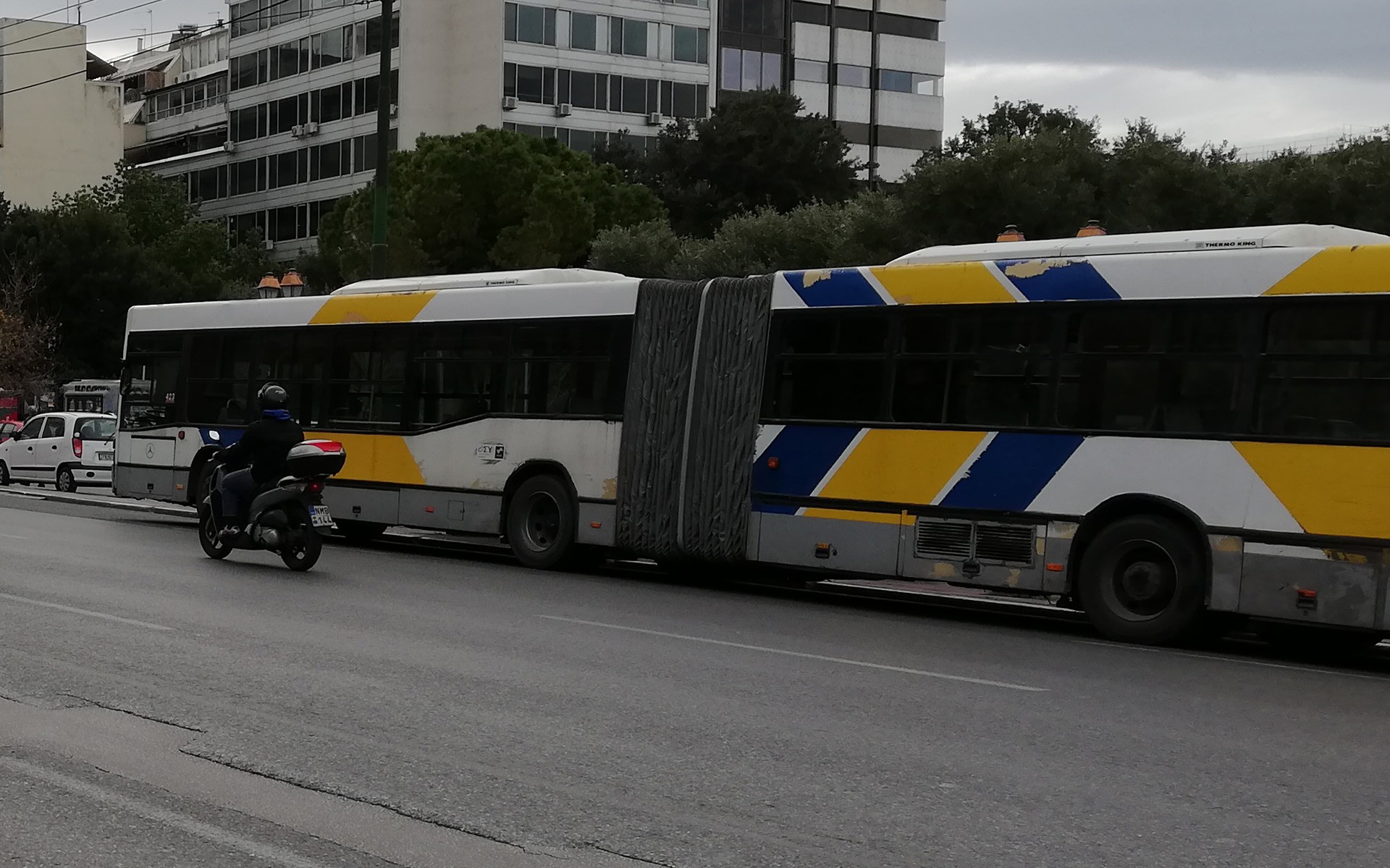 Leasing αστικών λεωφορείων μέχρι να παραληφθούν τα καινούργια