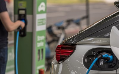 Ψηφίστηκε το νομοσχέδιο για την ηλεκτροκίνηση - Πότε αρχίζει η επιδότηση