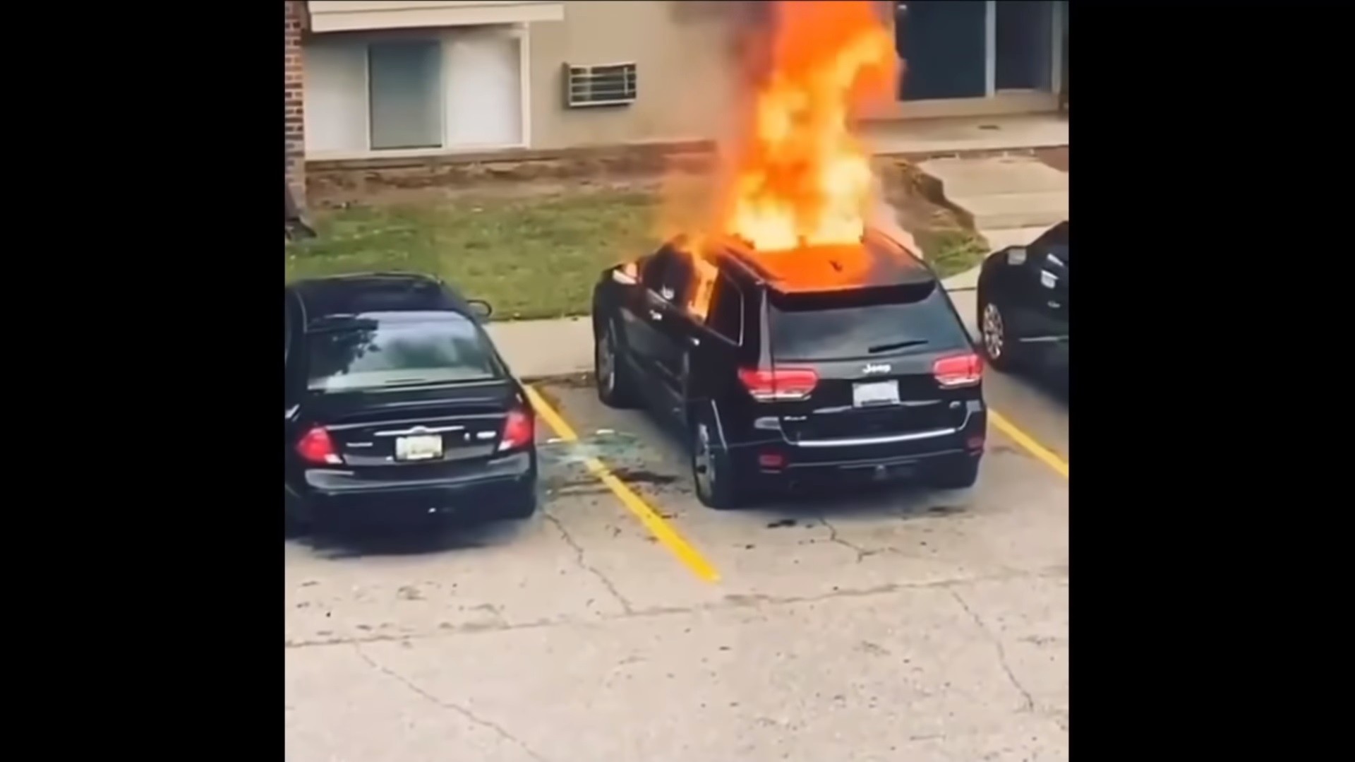Έβαλε φωτιά στο Jeep του φίλου της, όμως το κάρμα την εκδικήθηκε [Video]