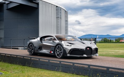 Bugatti Divo: Έτοιμα για παράδοση τα hypercar των 5 εκατ. ευρώ