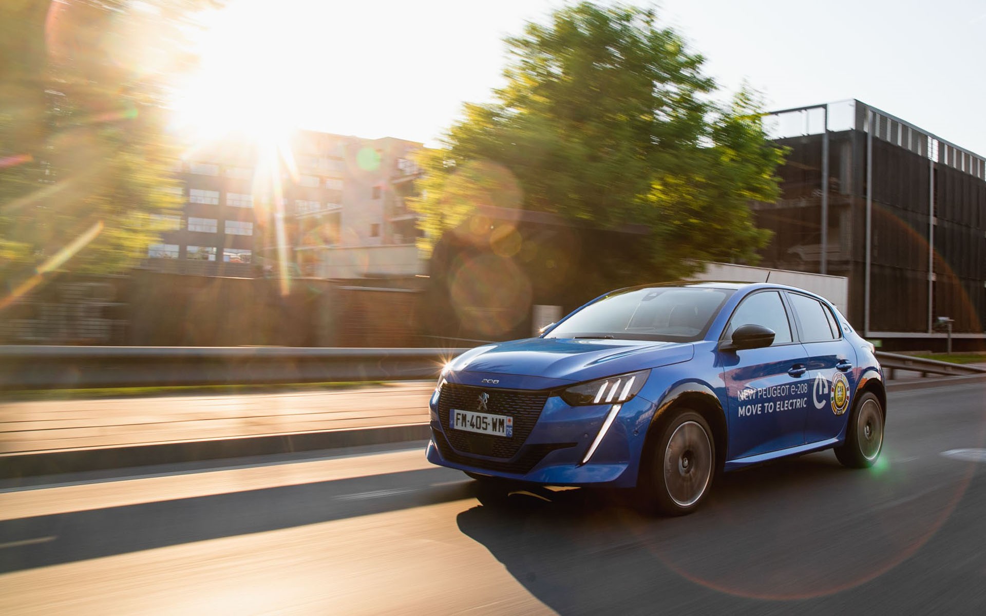 Νίκη σε αγώνα ηλεκτρικών για το Peugeot e-208