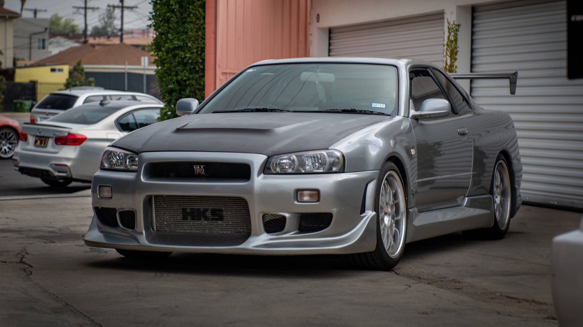 Μάθε όλη την ιστορία πίσω από τα δύο Skyline R34 του Paul Walker [Video]