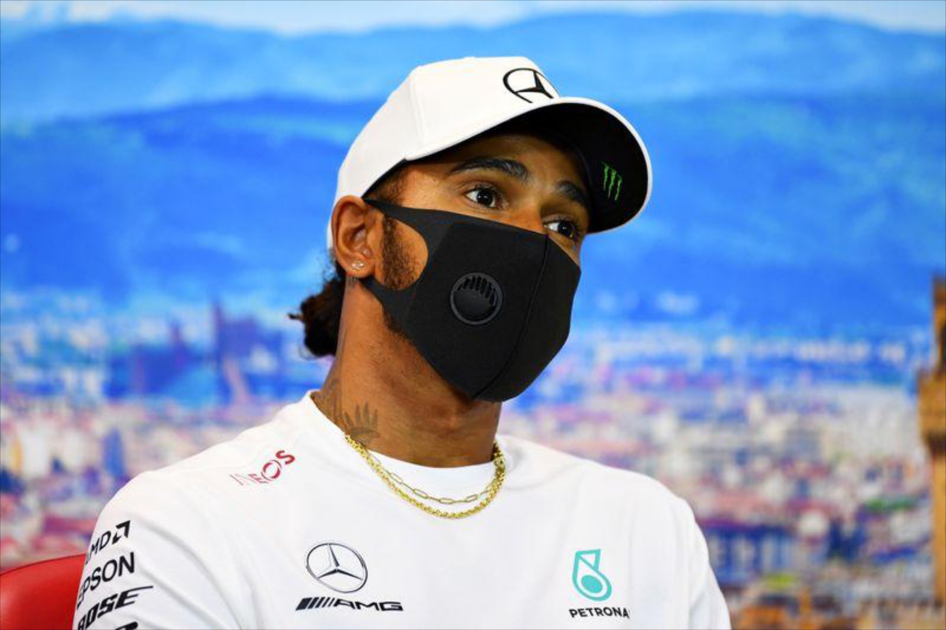 Για ποιο λόγο ο Hamilton δεν θα οδηγεί πλέον τα supercars του