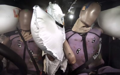 Πώς προστατεύουν οι κεντρικοί αερόσακοι του νέου Toyota Yaris (Video)