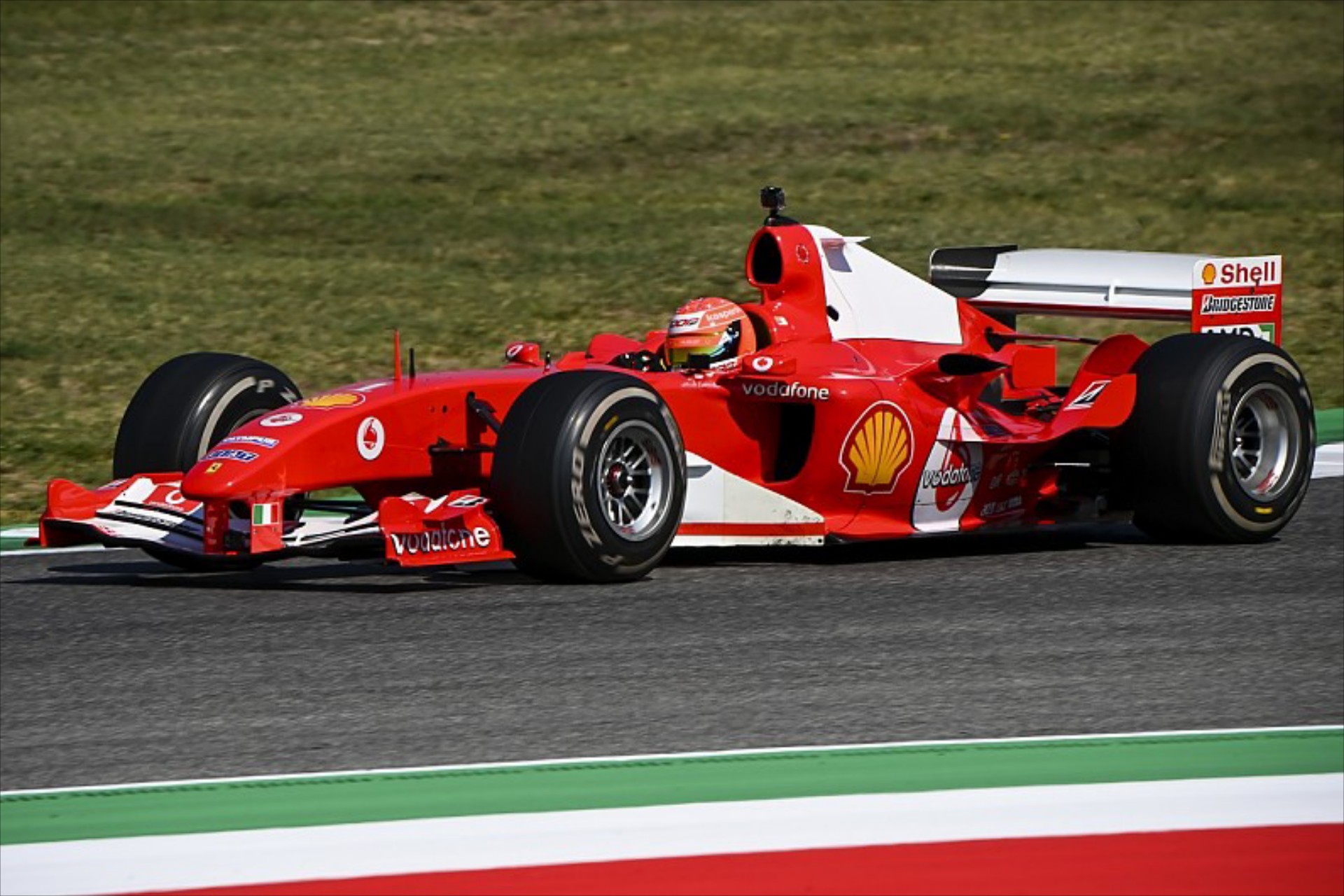 O Vettel προσπάθησε να αγοράσει την Ferrari F2004 αλλά αποδείχθηκε πανάκριβη