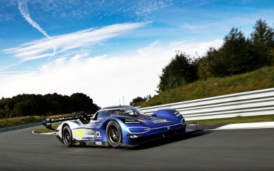 Το Volkswagen ID.R σπάει ακόμα ένα ρεκόρ! (video)