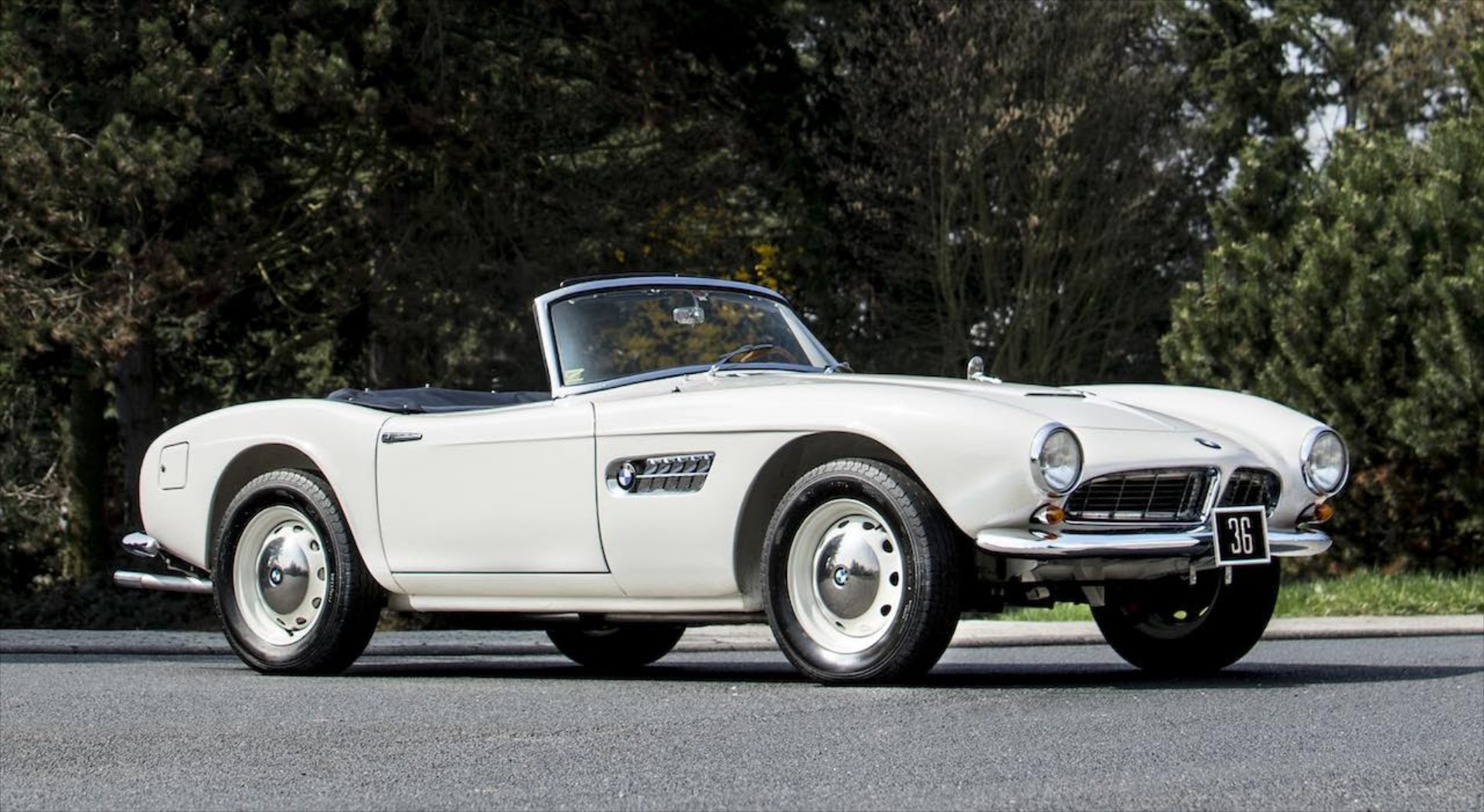 Σε δημοπρασία η BMW 507 που είχε ο τέως βασιλιάς Κωνσταντίνος