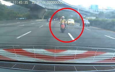 Δες την στιγμή που μεθυσμένος οδηγός scooter προκαλεί ανατριχιαστική καραμπόλα [Video]