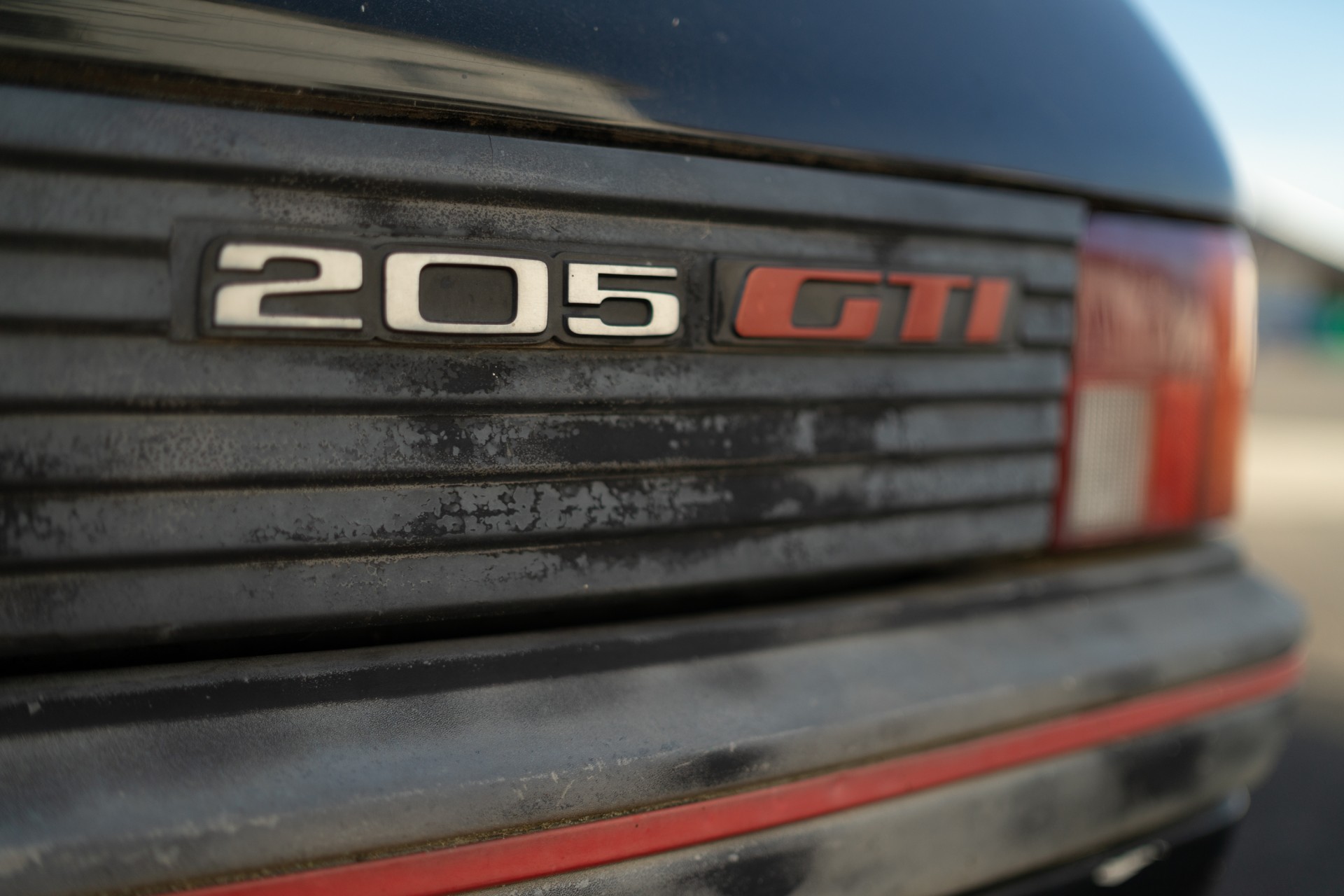 Η Peugeot αναπαλαιώνει ένα 205 GTi
