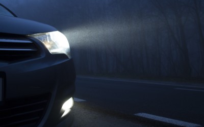 Πάνω από 14 εκατομμύρια οδηγοί στο Ηνωμένο Βασίλειο αγχώνονται όταν οδηγούν στο σκοτάδι