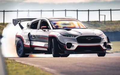 Ford Mach-E: 1.400 ίπποι με το πλάι αλά Top Gear [Video]