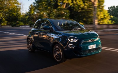 Οδηγούμε στην Ιταλία το ηλεκτρικό Fiat 500e