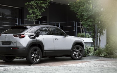 Στο… πλοίο για την Ευρώπη το νέο Mazda MX-30 (video) 