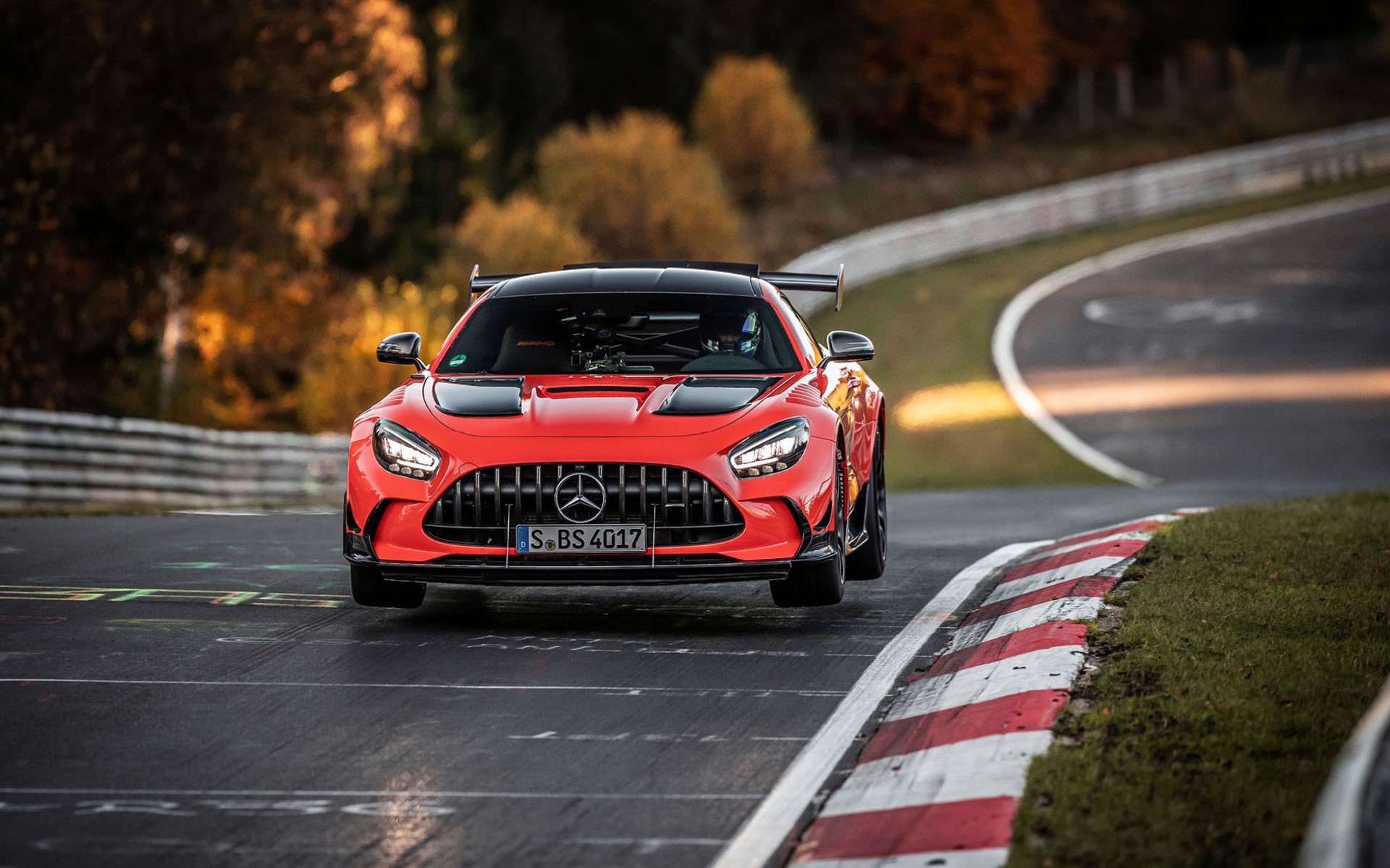 H AMG GT Black Series το ταχύτερο αυτοκίνητο παραγωγής στο Nurburgring (video)