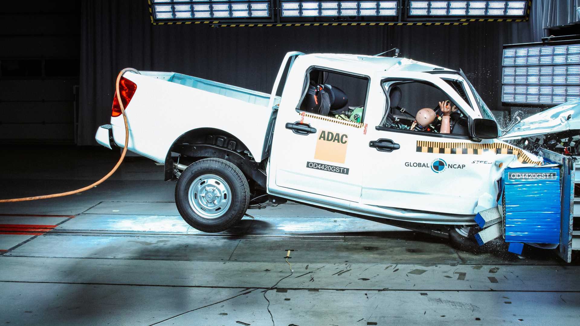 Αυτό το pick-up πήρε 0 αστέρια στο crash test [Video]