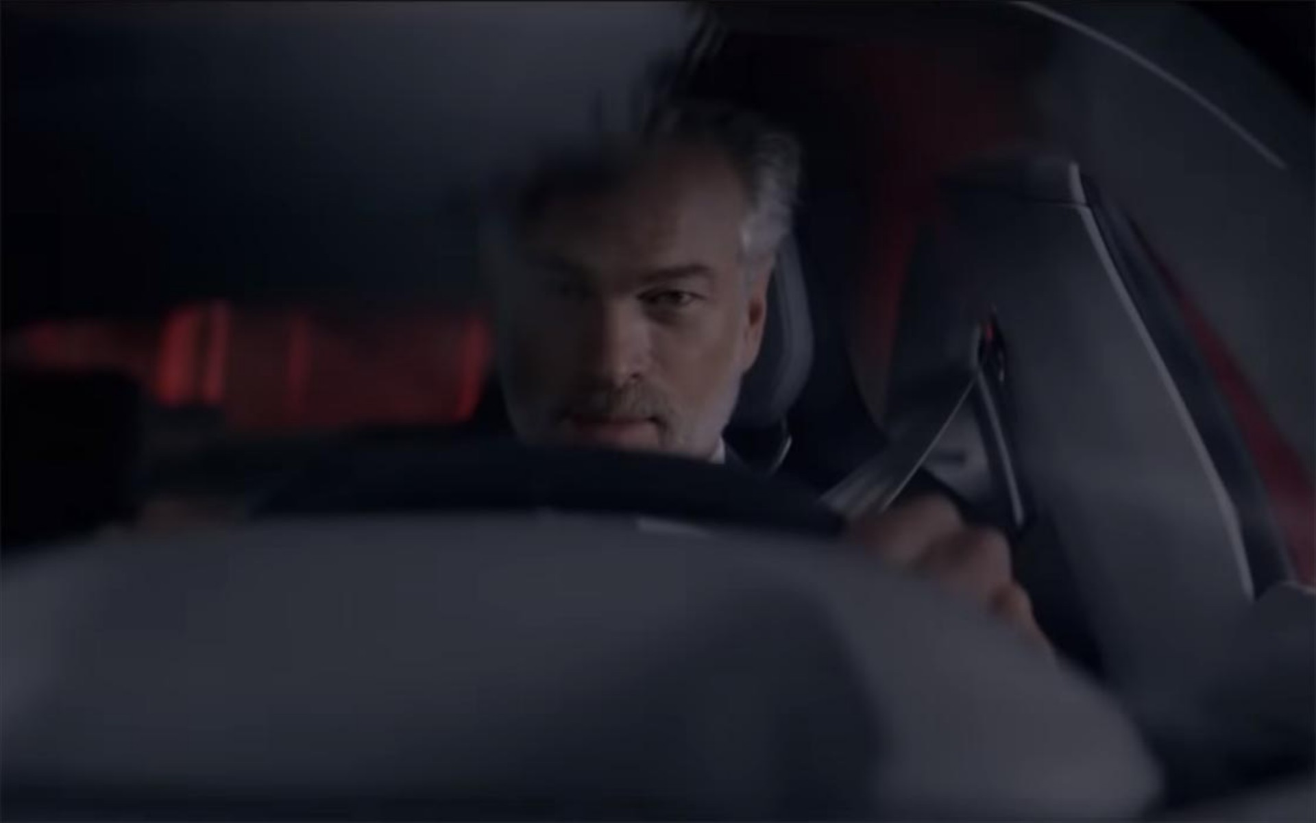 Ένας Άι Βασίλης με Audi e-tron GT (video)