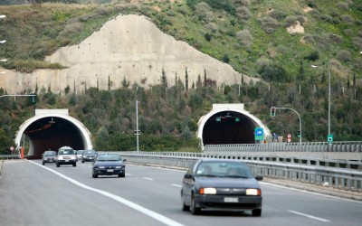 Το 2012 οι σήραγγες στα Τέμπη