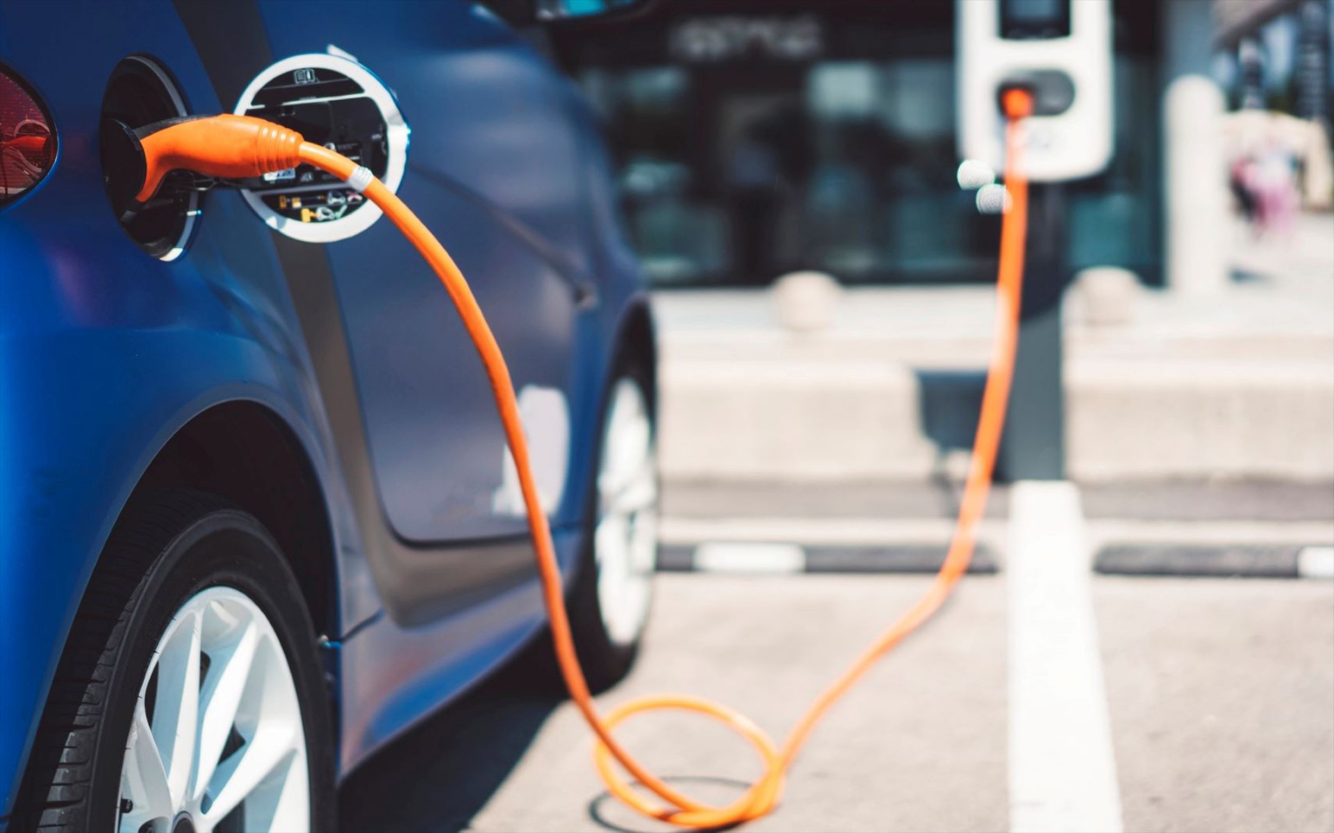 Δωρεάν στάθμευση για τα ηλεκτρικά αυτοκίνητα - Πώς θα βγάλετε το ειδικό σήμα