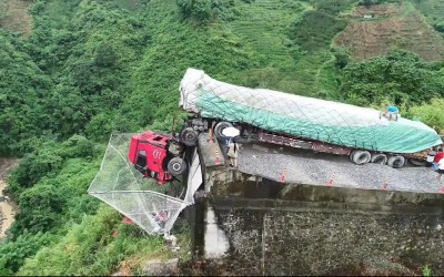 Όπως στην F1: σημεία διαφυγής για φορτηγά με σπασμένα φρένα [Video]