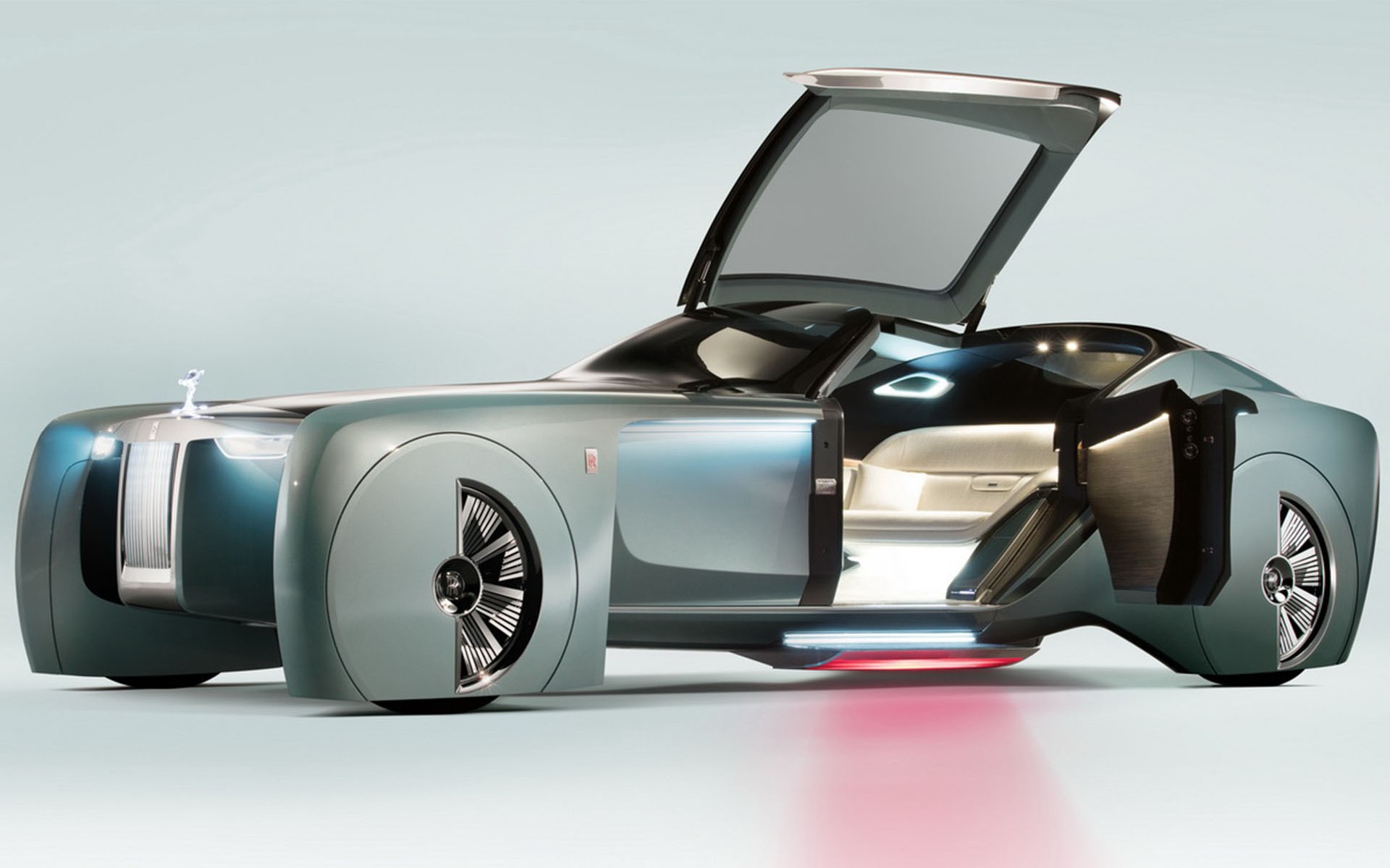 Silent Shadow: Η πιο ήσυχη Rolls-Royce, θα είναι το πρώτο ηλεκτρικό μοντέλο της βρετανικής εταιρείας
