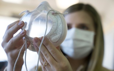 Μάσκες και φίλτρο αέρα από τη Ford [Video]