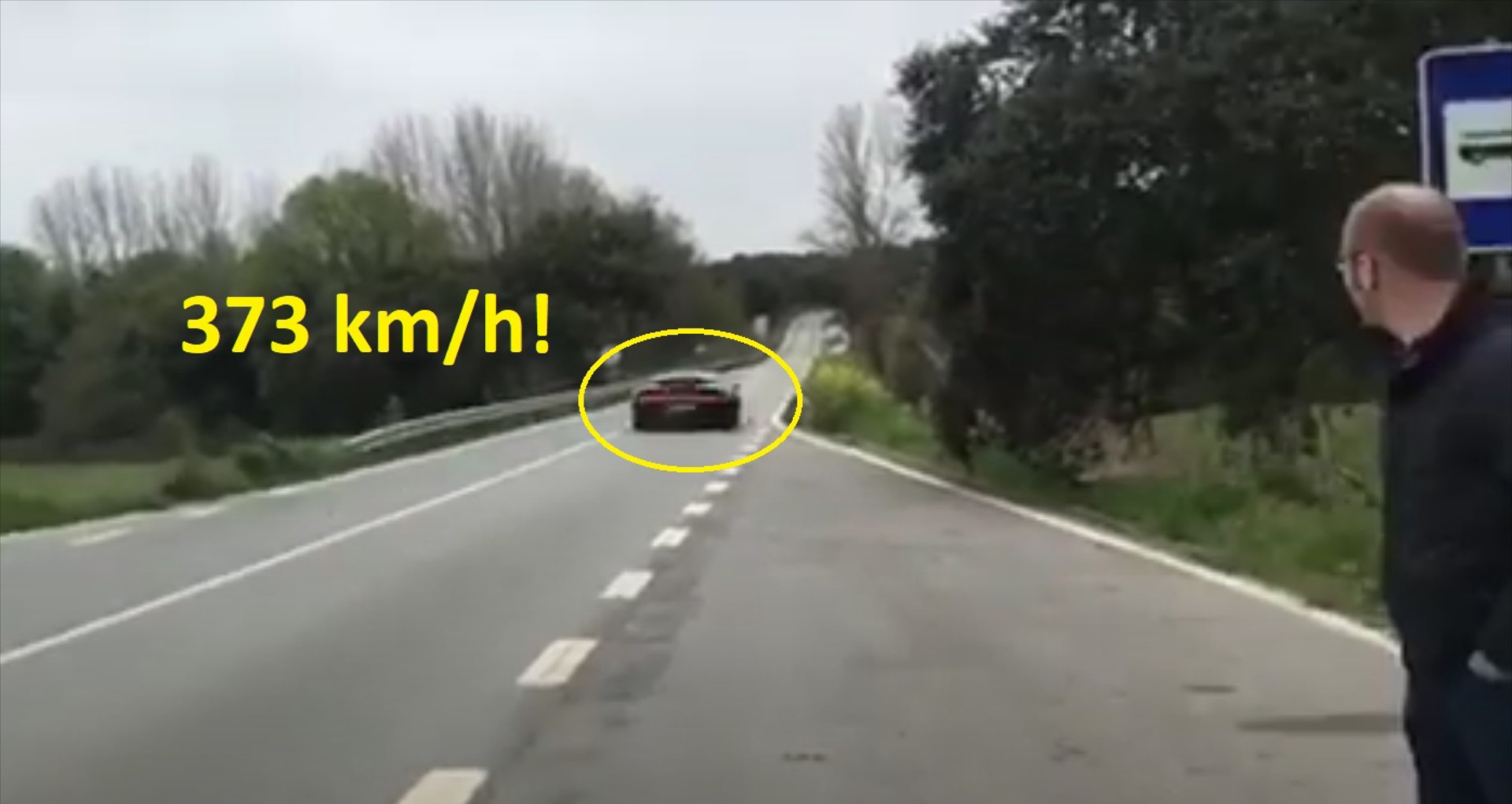 Μια Bugatti Chiron περνάει με 373 km/h! [Video]