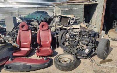 Σύλληψη σπείρας με κλεμμένα αυτοκίνητα που πουλούσε για ανταλλακτικά [Video]