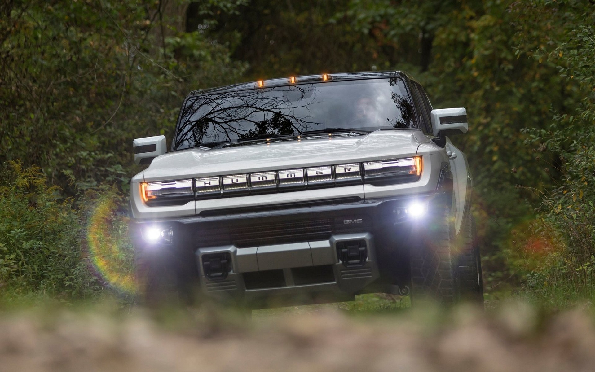Ηλεκτρικό HUMMER SUV: Έρχεται στις 3 Απριλίου με πληθωρικό στυλ