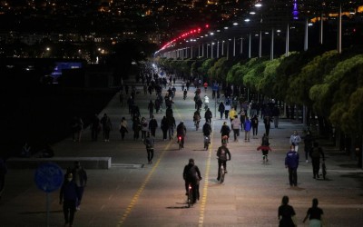 Lockdown: Ανοίγει το λιανεμπόριο με SMS και ραντεβού – Τι γίνεται με τις διαδημοτικές μετακινήσεις