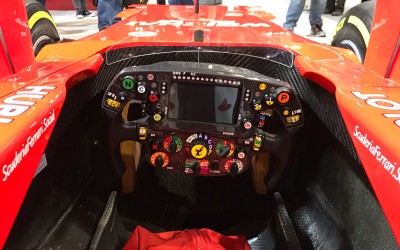 O Carlos Sainz Jr. μας εξηγεί πως λειτουργεί ένα τιμόνι μονοθεσίου της F1 [Video]