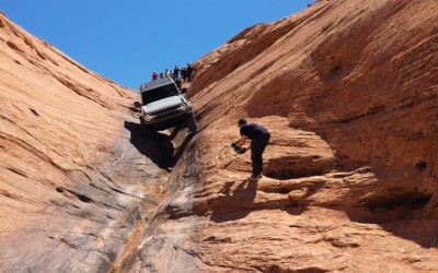 Ford Bronco: Βάζει τα γυαλιά στον ανταγωνισμό ακόμα και με την όπισθεν [Video]