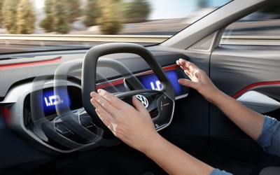 Πόσο και γιατί σκοπεύει η Volkswagen να χρεώνει την αυτόνομη οδήγηση