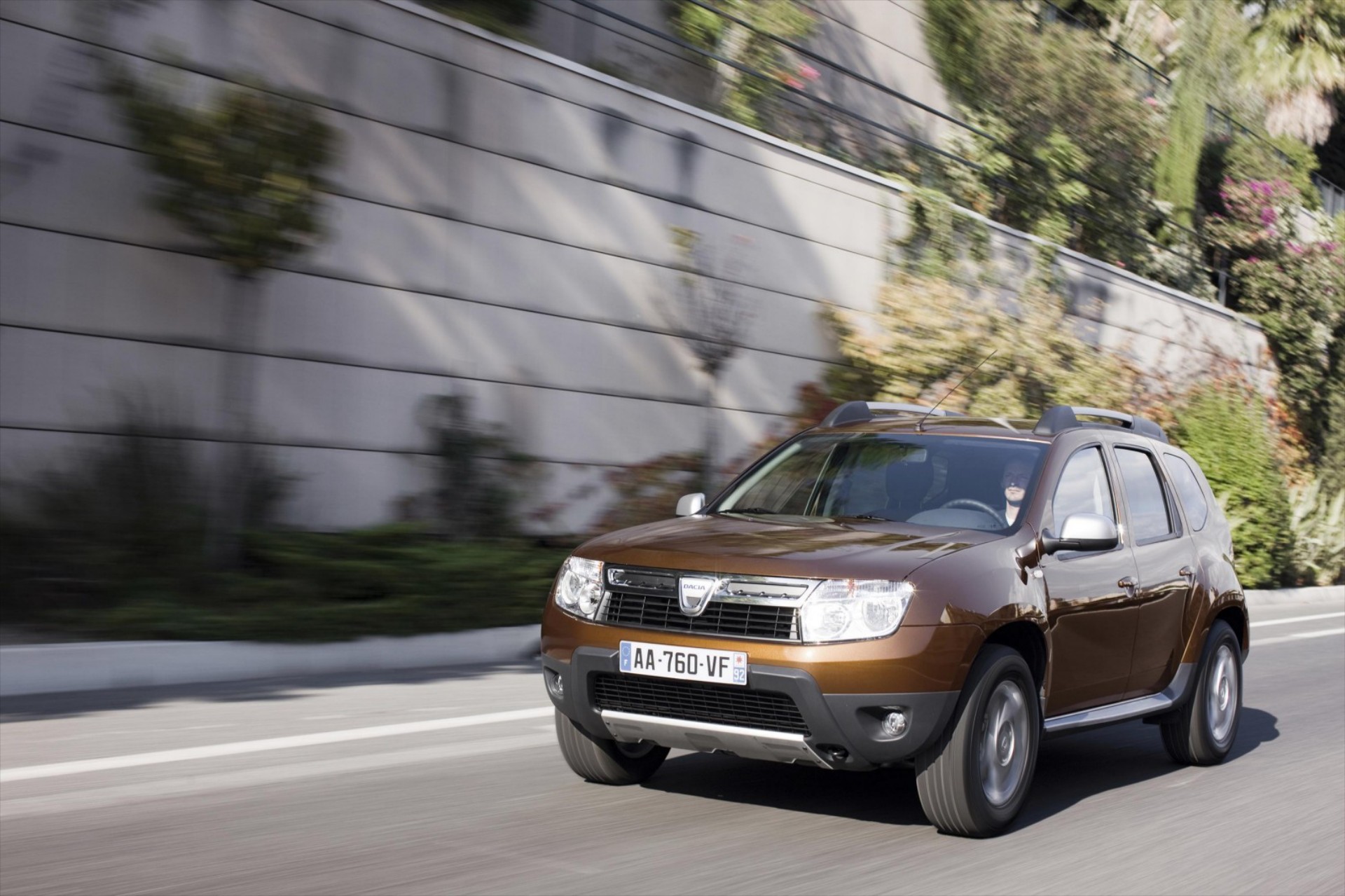 H Dacia ετοιμάζει αυτόματο Duster