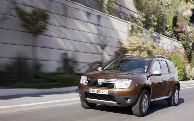 H Dacia ετοιμάζει αυτόματο Duster