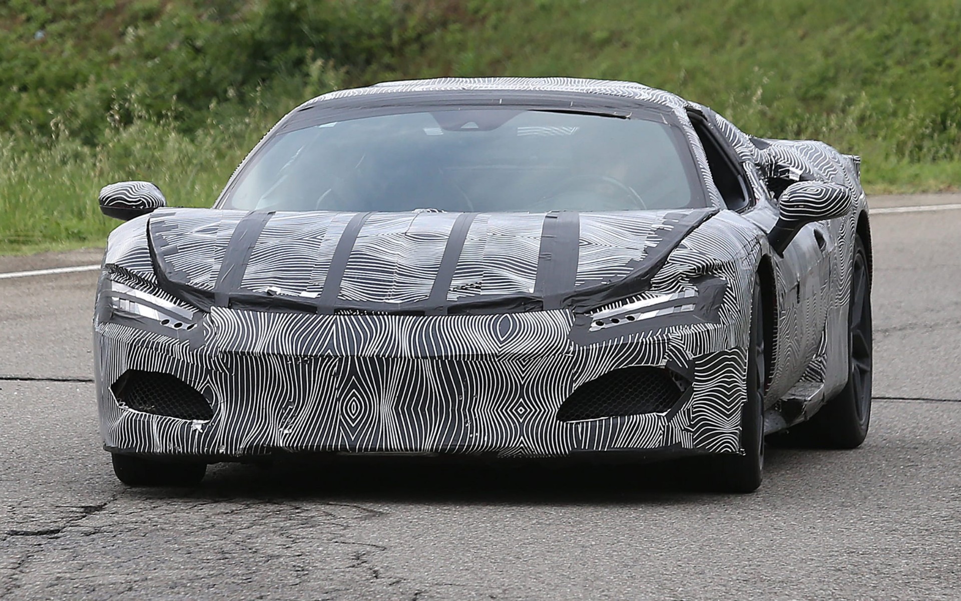 H Ferrari επιστρέφει στους V6 κινητήρες με τη νέα F171 