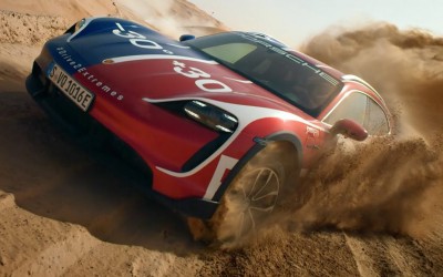 H Porsche Taycan Cross Turismo σε άμμο και πάγο [Video]