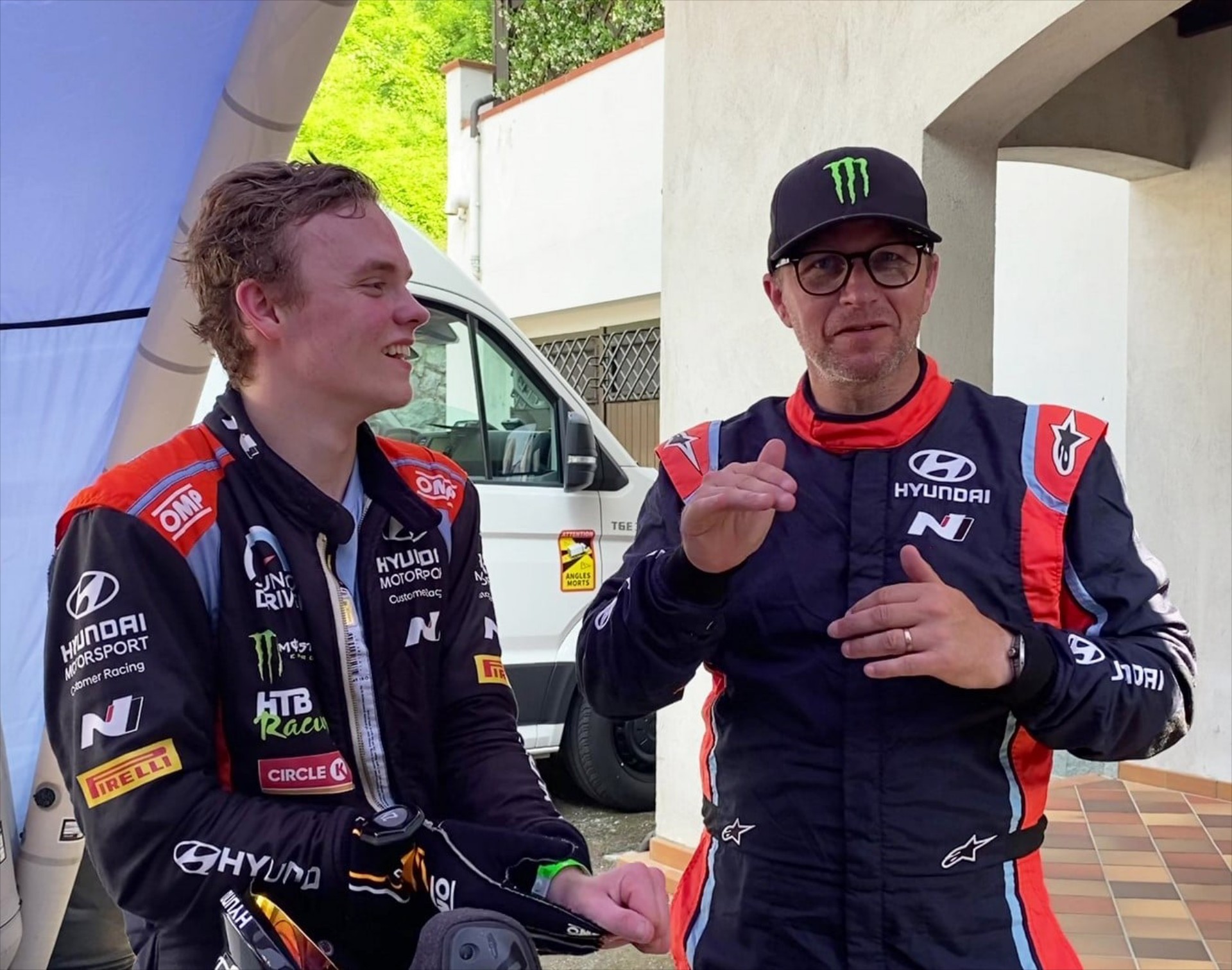 Ο Petter Solberg τρόμαξε στο δεξί μπάκετ του γιού του Oliver! (video)