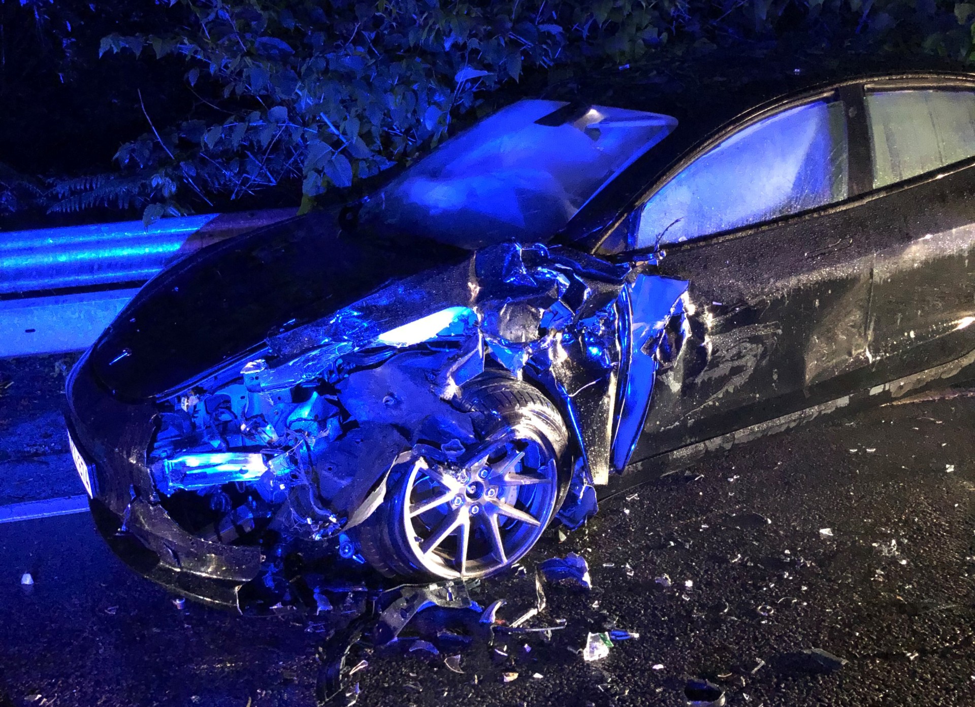 Πως δημιουργήθηκε το #TeslaSavesLives; - Δες τι συνέβη [Video]