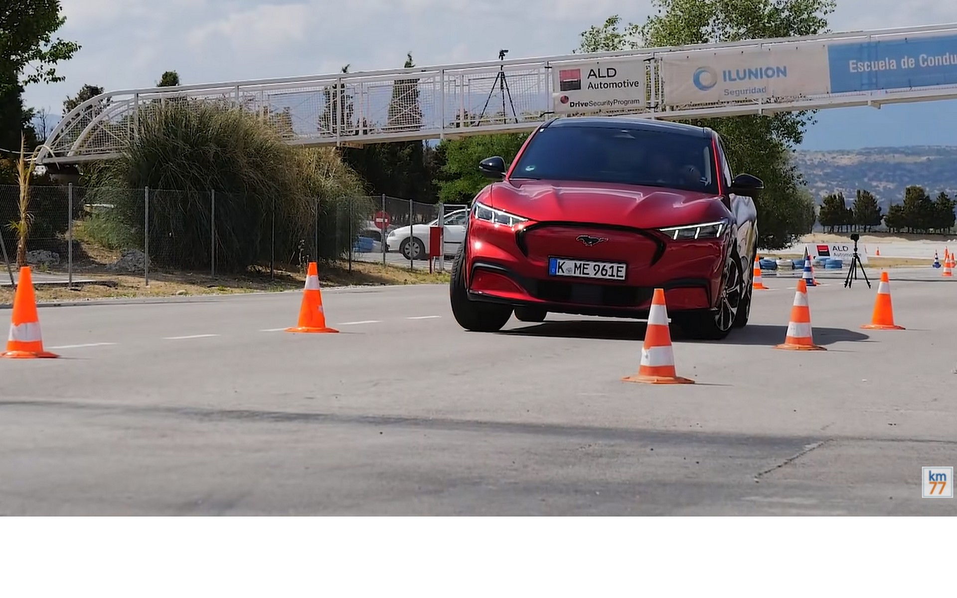 4 Ηλεκτρικά τα βάζουν με τον Τάρανδο: Audi e-tron, Ford Mustang Mach-E, Mercedes-Benz EQA και Volkswagen ID.4 (Video)