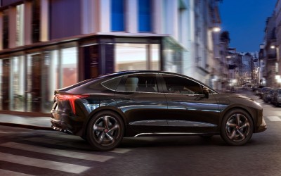 Mobilize Limo: Το ηλεκτρικό Renault που προορίζεται αποκλειστικά για επαγγελματικό