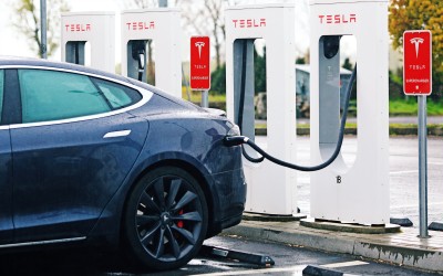 Ελλάδα: Οι λιγότεροι φορτιστές ανά 100 χιλιόμετρα στην Ευρώπη!