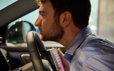 Μυρωδιά καινούργιου αυτοκινήτου: Ωραία, αλλά καθόλου τυχαία. Δείτε πως επιτυγχάνεται [Video]