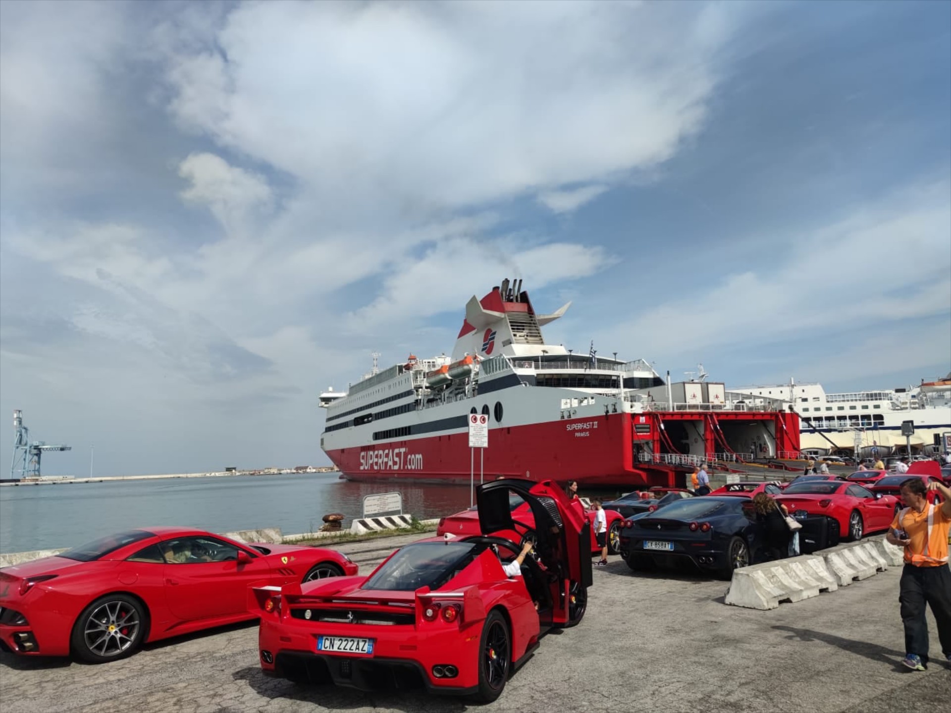 O Πειραιάς θα γεμίσει με Ferrari 17-19 Σεπτεμβρίου – Δες γιατί